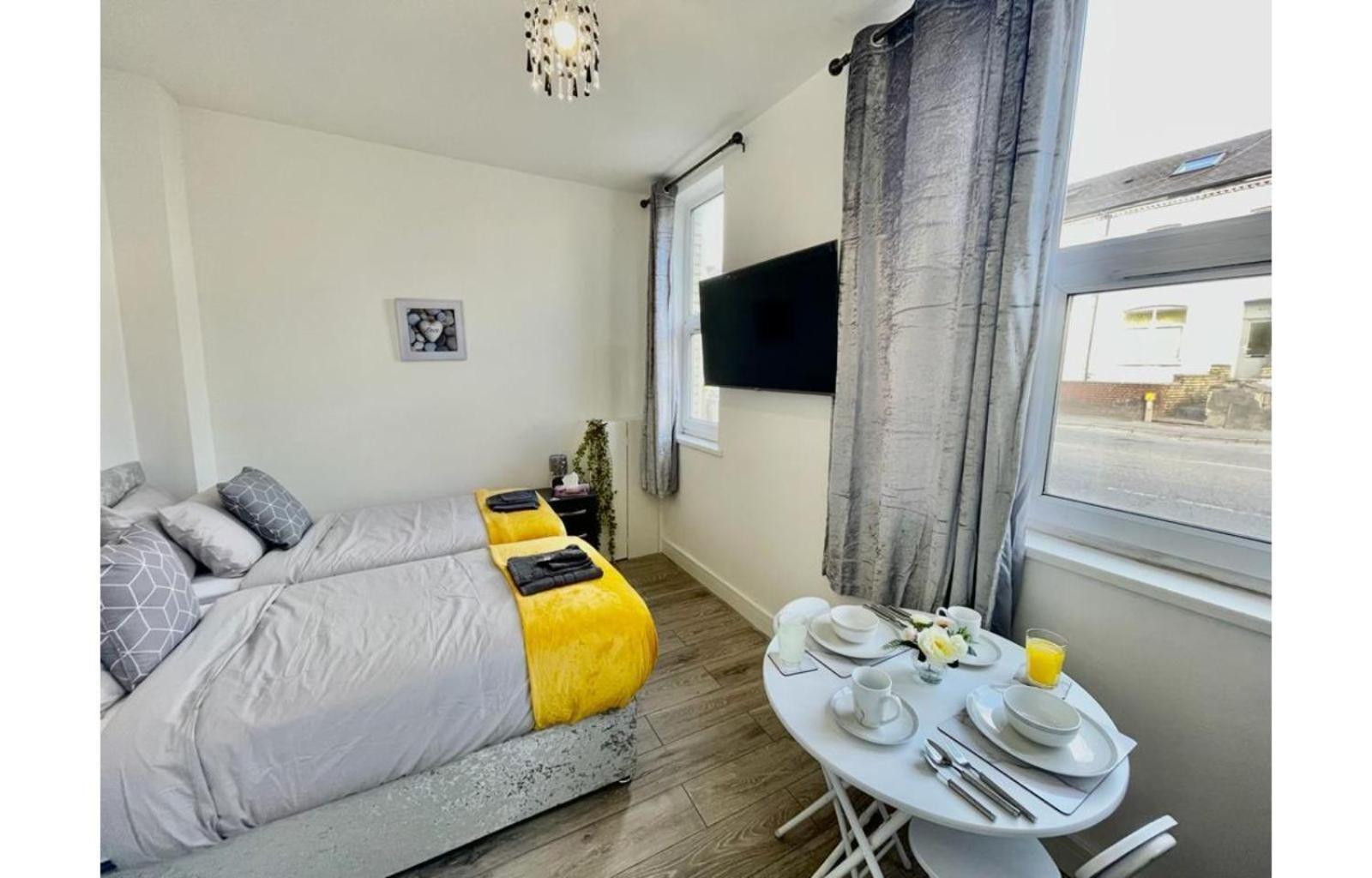 Cardiff City Centre Apartment- Penarth Road 客房 照片